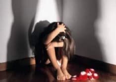 IVREA - Padre abusa della figlioletta di otto anni: condannato