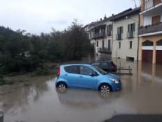 MALTEMPO IN CANAVESE - Strade chiuse per il passaggio della piena della Dora e dell'Orco