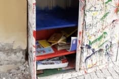 CHIAVERANO - Vandali in azione: danneggiato l'infopoint e bruciati i libri del bookcrossing - FOTO