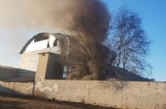 RIVAROLO CANAVESE - Incendio nel cortile di una ditta a Pasquaro: pronto intervento dei vigili del fuoco