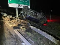 BORGARO - Schianto sulla tangenziale: auto distrutta, ragazza ferita - FOTO