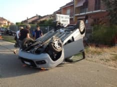 SAN GIUSTO - Auto si ribalta: un ferito in ospedale - FOTO