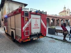 RIVAROLO CANAVESE - Allarme fuga di gas in Municipio: intervento dei vigili del fuoco - FOTO