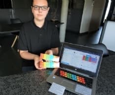 IDEE – Ryann, 16 anni, ha inventato la testiera per dislessici