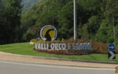 PONT CANAVESE - Sulla rotonda di Voira il «benvenuto» ai turisti nelle valli Orco e Soana