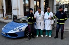 Con la Lamborghini a tutta velocità per salvare la vita ad una persona