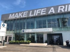 MOTORI - Taglio del nastro per il nuovo Showroom BMW Motorrad Autocrocetta