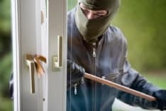 VOLPIANO - Raffica di furti in case e villette: è caccia ai ladri acrobati