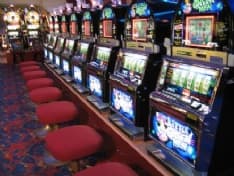 LEINI - Il Comune vince al Tar: videopoker accesi solo 8 ore al giorno