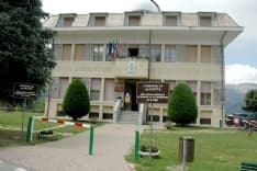 ALPETTE - Cinque bimbi nell'ex scuola più piccola del mondo