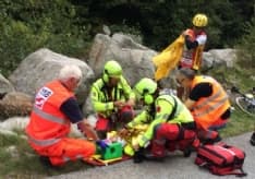 LOCANA - Ciclista di Torre cade in discesa a causa di un tubo: ferita - FOTO