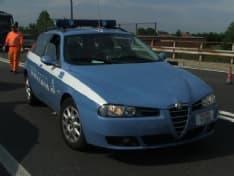 AUTOSTRADA A5 - Esce dal casello e imbocca la tangenziale di Torino contromano