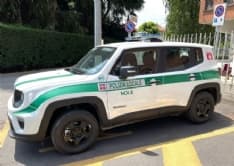 NOLE CANAVESE - Rientra a casa dalla trasferta e trova la moglie morta