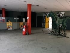 RIVAROLO - Quel che resta del teatro: sporcizia, vecchi manifesti e tanta tristezza - FOTO