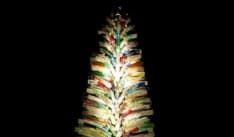 SAN GIORGIO CANAVESE - L'albero di Natale è fatto con il vetro di Murano: un'opera d'arte la festa delle Tre Terre Canavesane