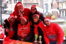 FAVRIA - La corsa dei Babbi Natale a favore del centro Italia
