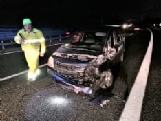 AUTOSTRADA A5 - In auto con tre bambini si schianta contro il guard-rail: positivo all'alcoltest - FOTO