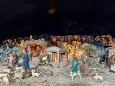 Davanti al presepe!
