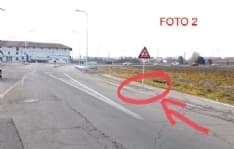 BOSCONERO - Lavori finiti ma la segnaletica è in mezzo alla strada