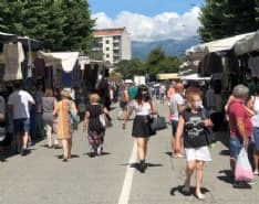 RIVAROLO CANAVESE - Il covid fa ancora paura: il mercato del sabato non tornerà in via Ivrea