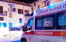 RIVAROLO - Vigili del fuoco e 118 soccorrono una donna in casa