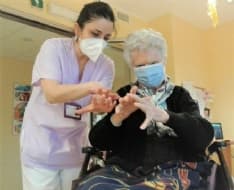 BORGARO - Corso per lavarsi bene le mani alla casa di riposo