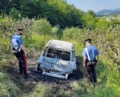 CHIVASSO - Cadavere carbonizzato in auto: servirà l'analisi del Dna per confermare l'identità della vittima