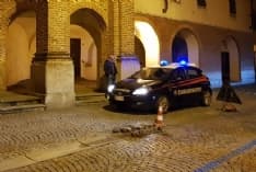 RIVAROLO - Salta un tombino, danni ad un'auto in via Ivrea