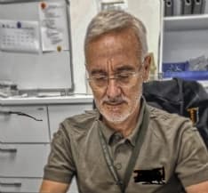 CHIVASSO - Il chirurgo e medico di guerra Vincenzo Carrozza: «Se reintegrano i sanitari no vax mi dimetto»