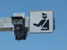 IVREA - Multe anche alle auto che passano con il semaforo verde?