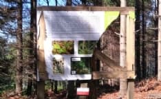 VALCHIUSA - Vandalizzato un pannello del Consorzio Forestale: «Venduti alle lobby del legname»