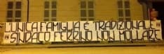 UNIONE CIVILE FAVRIA - Forza Nuova con Ferrino: striscione davanti al Comune a sostegno del sindaco - FOTO