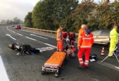 AUTOSTRADA A4 - Moto tampona furgone: centauro ferito - FOTO