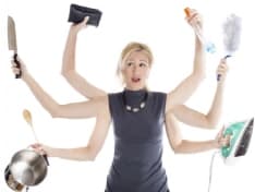 SOCIETA' - Parità a chi? I lavori di casa sono da donne