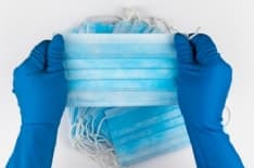 CASTELLAMONTE - Agrigarden Ambiente dona le mascherine alla casa di riposo