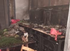 IVREA - Due presepi a fuoco nelle chiese, distrutti anche due quadri. Il vescovo: «Profanate immagini sacre»