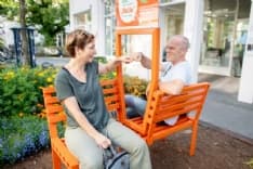 CURIOSITA' - Le panchine antivirus per chiacchierare con gli sconosciuti