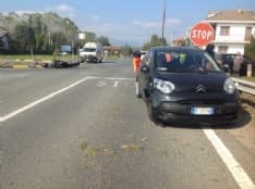 AGLIÈ - Incidente auto contro moto all'ingresso paese - VIDEO