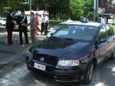 CASELLE - Botte e insulti per l'orto del condominio: tre arresti