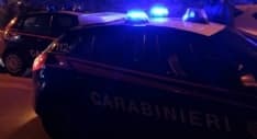 IVREA - Spara ai carabinieri che entrano in casa per una perquisizione: 35enne bloccato dai militari