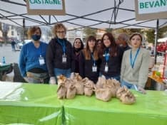 CUORGNE' - Sapori e colori d'autunno: un successo la castagnata della Pro loco - FOTO