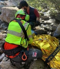 LOCANA - Pescatore di Ciriè cade nell'Orco e sbatte la testa tra le rocce: elitrasportato al Cto
