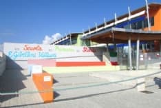 RIVAROLO CANAVESE - Scuole chiuse, mamme e papà scendono in piazza: «La scuola è un diritto, il futuro dei nostri bambini»