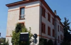 CHIVASSO - Sgomberato l'ex dormitorio delle ferrovie in via Caluso