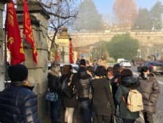 IVREA - Taglio stipendi, presidio dei lavoratori davanti Confindustria