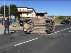 SAN GIORGIO CANAVESE - Brutto incidente stradale sulla provinciale: quattro feriti - FOTO
