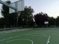 CASTELLAMONTE - Tutto pronto per il taglio del nastro del nuovo campo da basket di piazzale Chiono