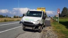 FELETTO - Incidente sulla 460: auto contro camion Teknoservice