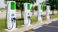 MOBILITA' - Ricaricare l'auto elettrica, in Italia, è un problema