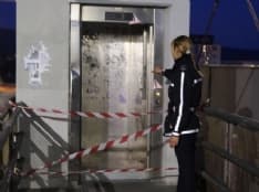 IVREA - Si rompe l'ascensore: uomo resta bloccato all'interno